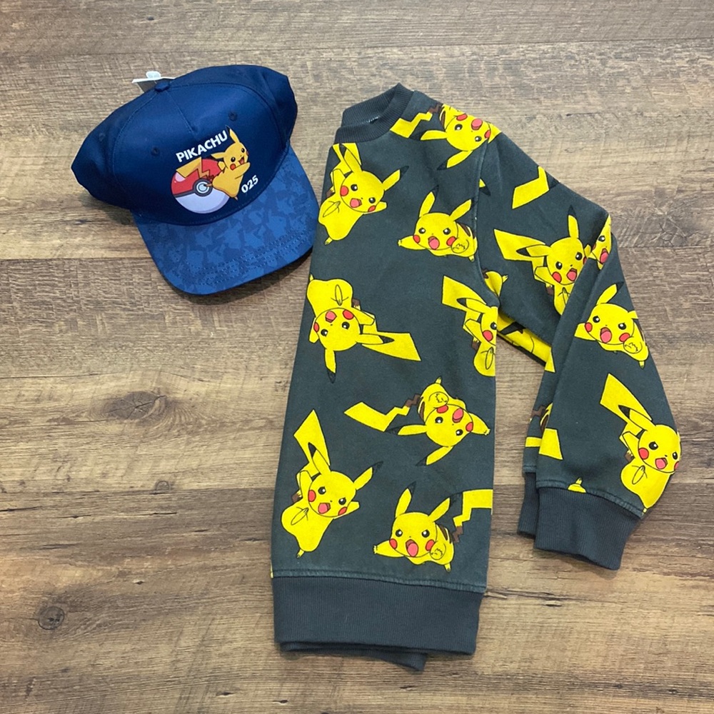 Pokémon pikachu hat and sweatshirt (sm)